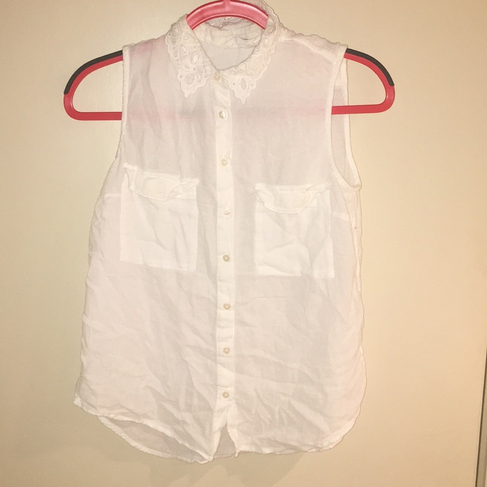 White sleeveless collared H&M shirt